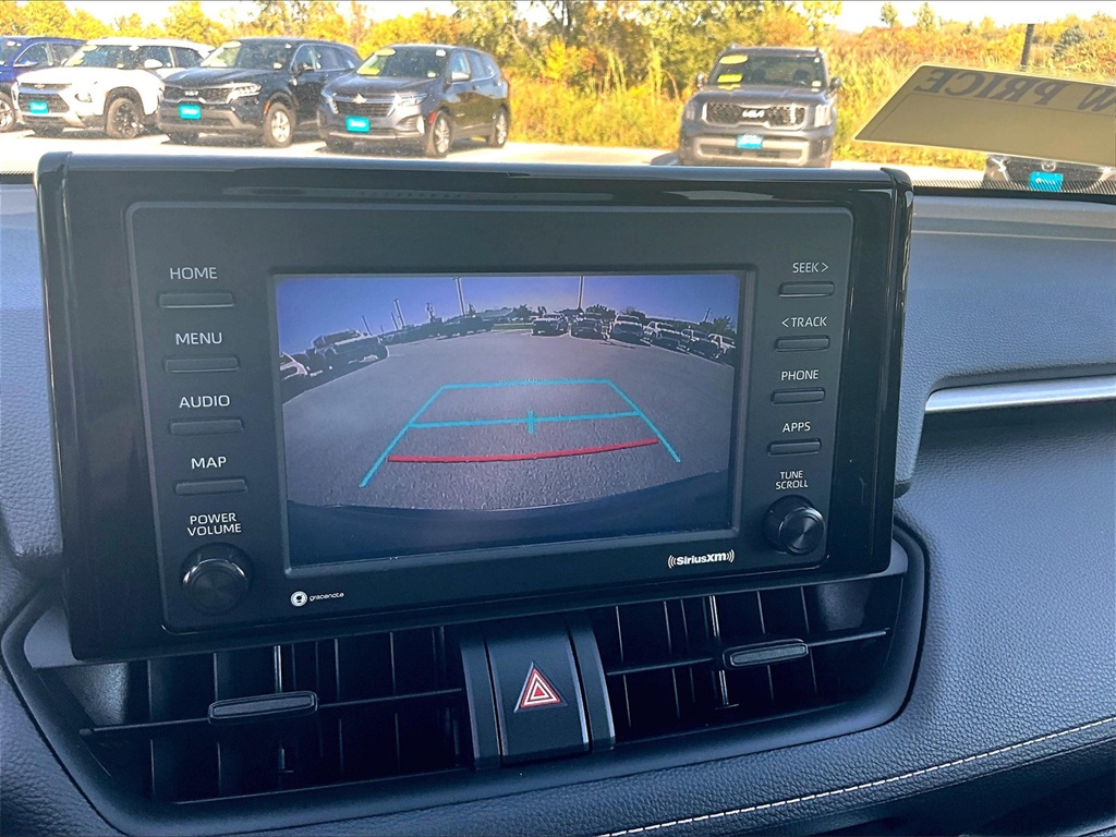 2022 Toyota RAV4 LE photo 19