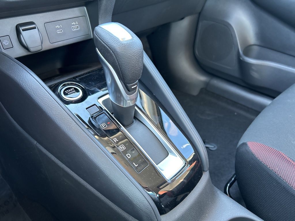 2025 Nissan Versa SR photo 27
