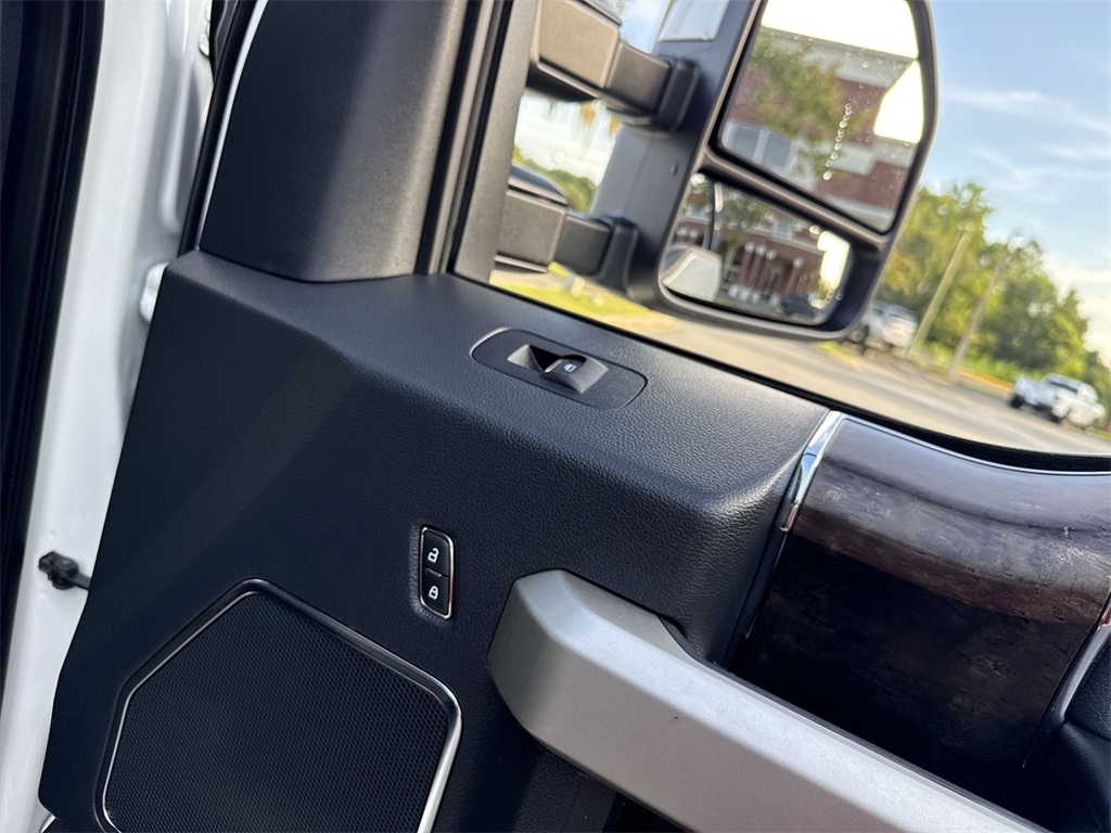 2022 Ford F-450 Lariat photo 26