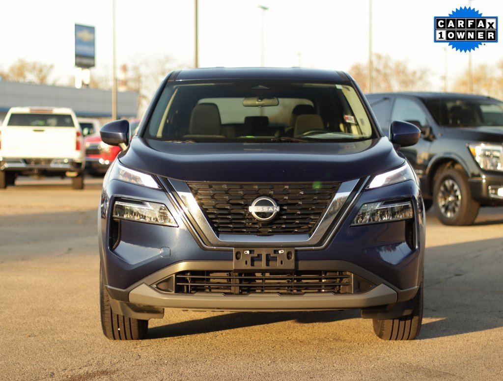 2023 Nissan Rogue SV photo 2