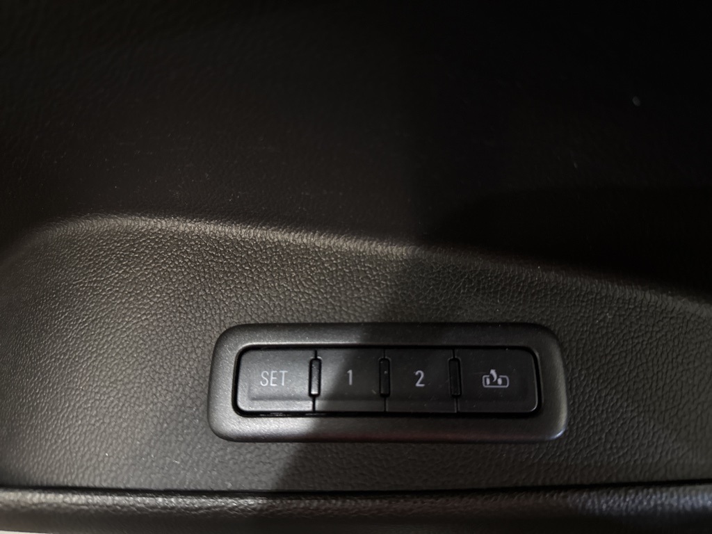 2016 Chevrolet Tahoe LT photo 14