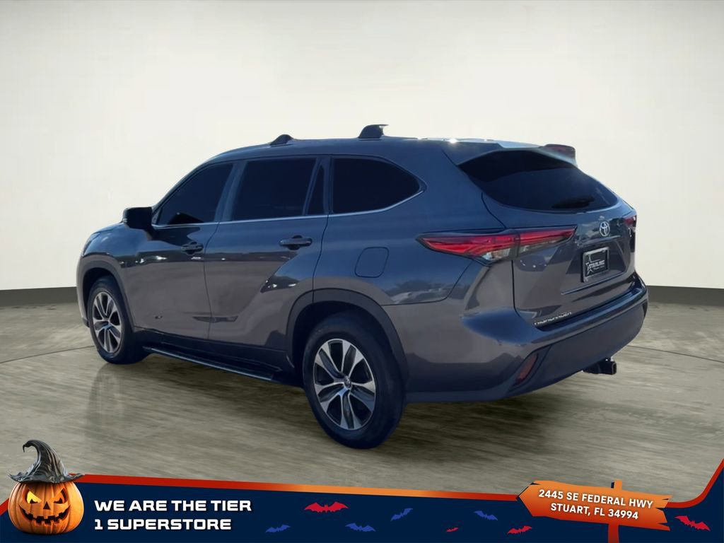 2022 Toyota Highlander XLE photo 4