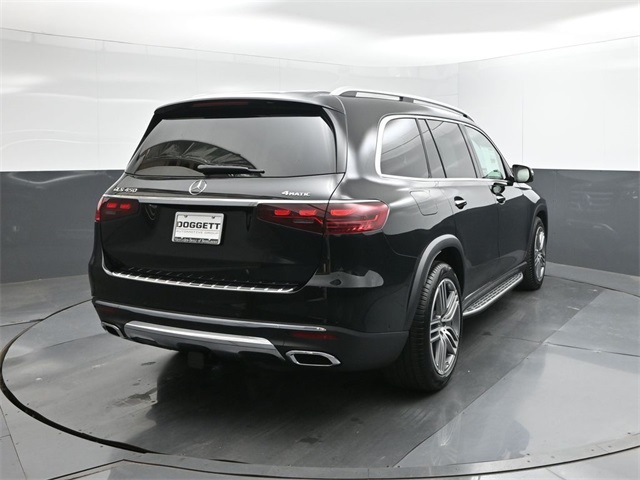 2026 Mercedes Benz GLS 450 4MATIC photo 4