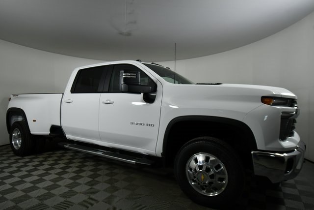 2025 Chevrolet Silverado 3500HD LT photo 8