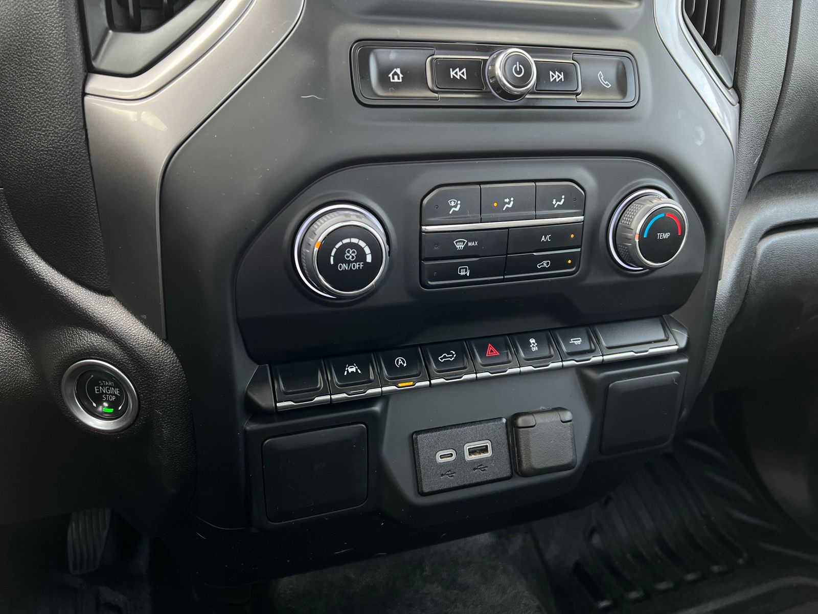 2024 Chevrolet Silverado 1500 photo 14