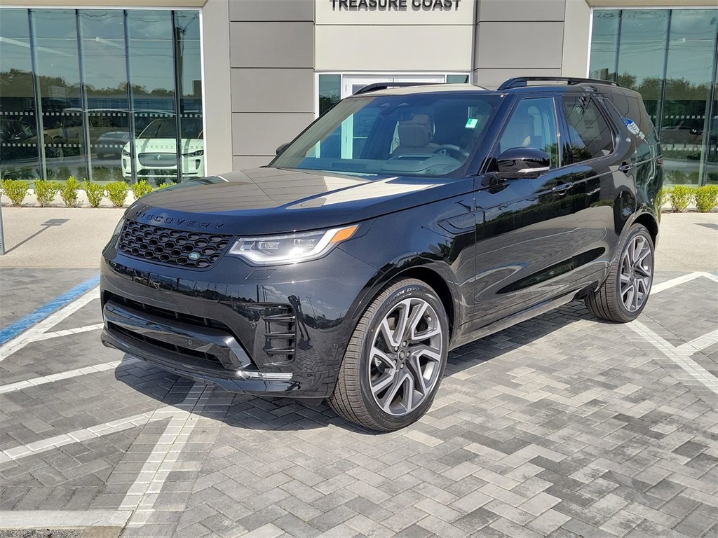 2025 Land Rover Discovery Dynamic SE's photo