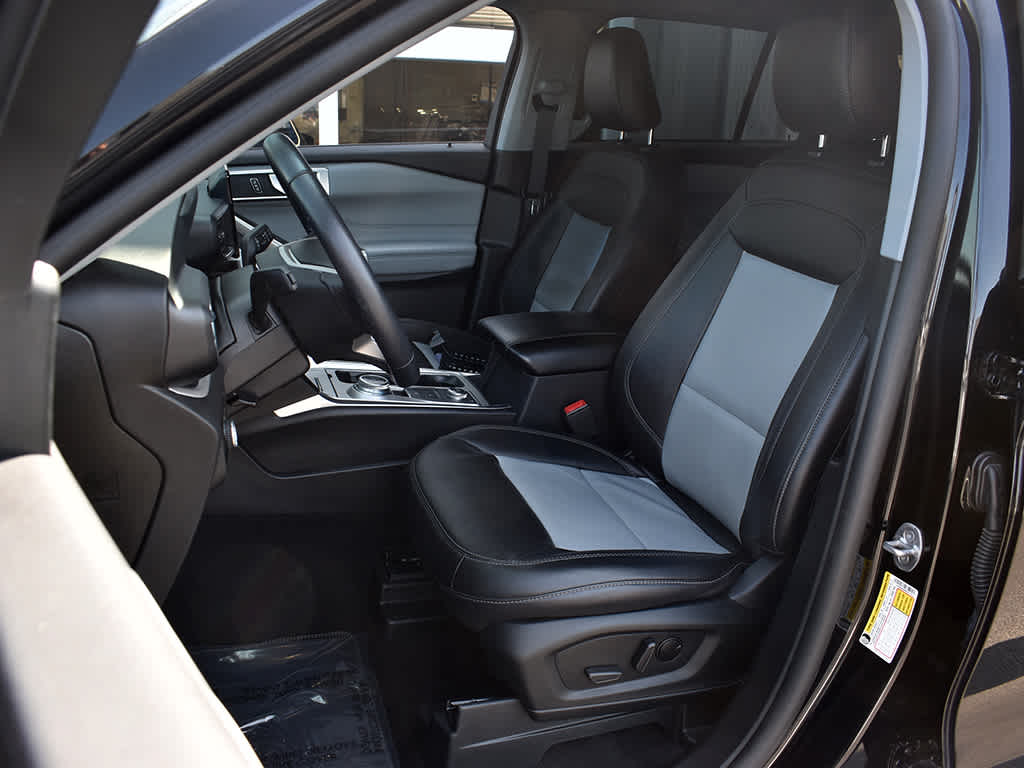 2023 Ford Explorer XLT photo 5