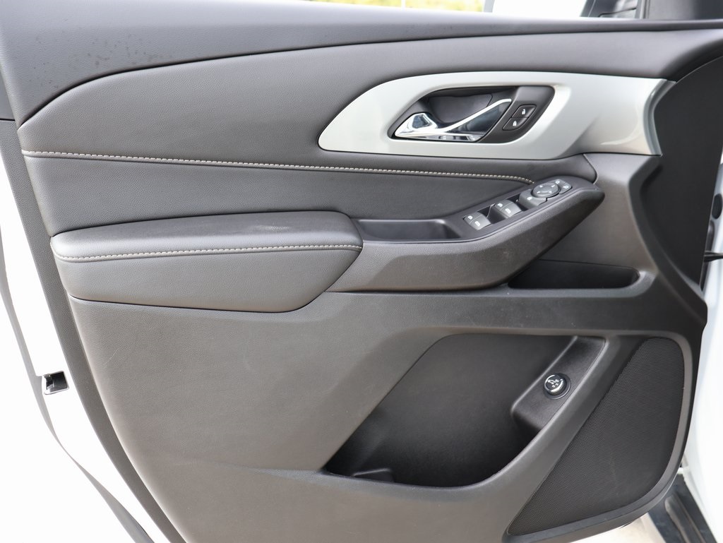 2022 Chevrolet Traverse Leather photo 22