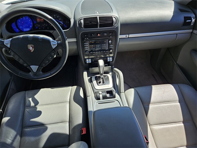 2010 Porsche Cayenne Base photo 14