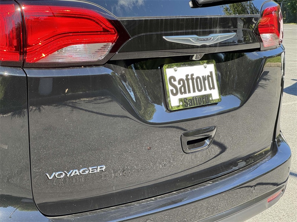 2026 Chrysler Voyager LX photo 10