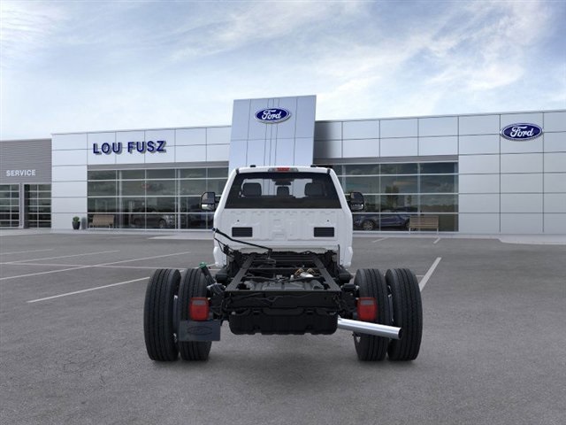 2025 Ford F-600 photo 5