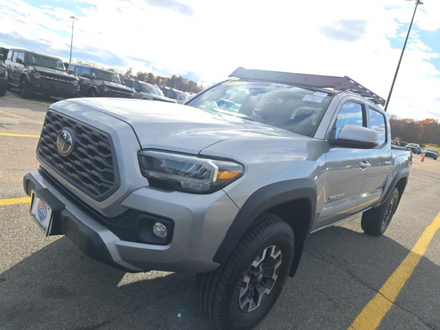 2020 Toyota Tacoma TRD Off-Road photo 3