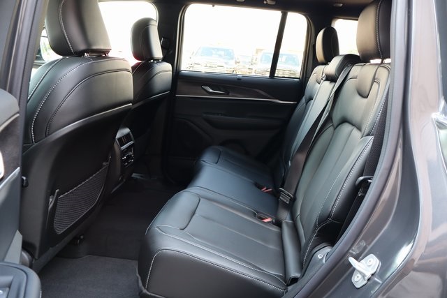 2025 Jeep Grand Cherokee Limited photo 37