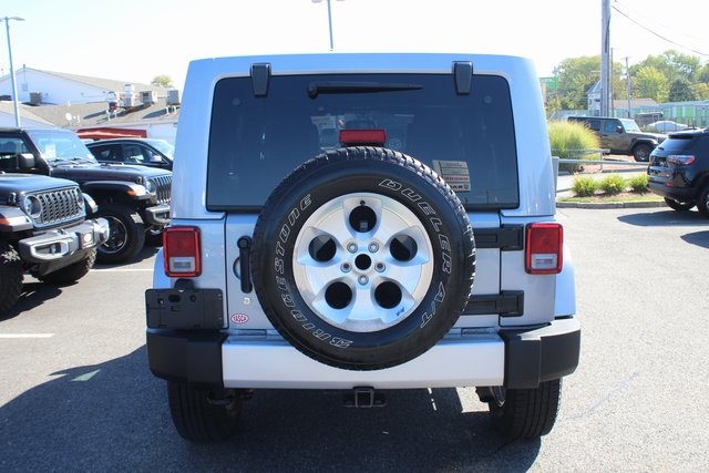 2015 Jeep Wrangler Unlimited Sahara photo 20