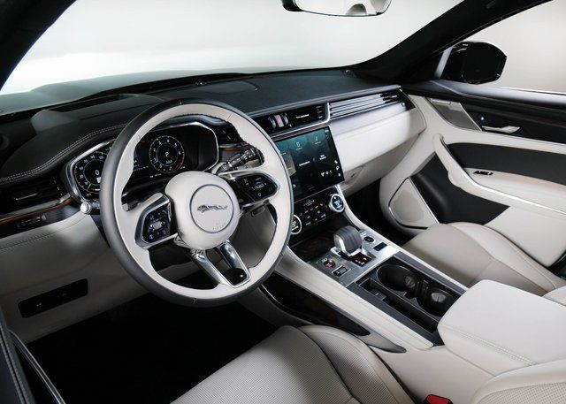 2026 Jaguar F-PACE P250 R-Dynamic S photo 12