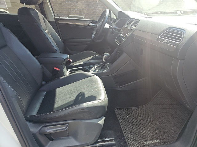 2022 Volkswagen Tiguan SE photo 20