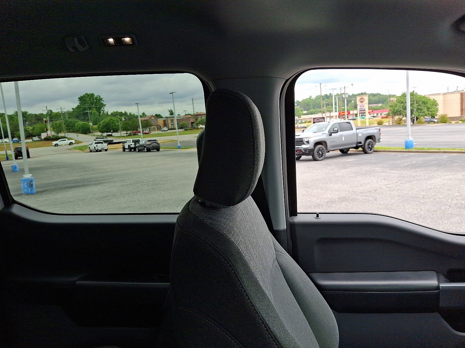 2023 Ford F-150 XLT photo 13