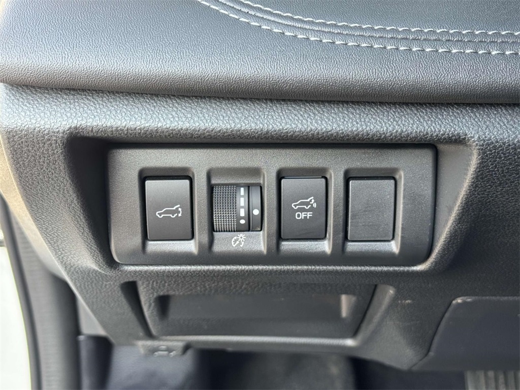 2025 Subaru Outback Limited XT photo 27