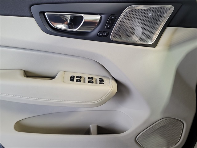 2022 Volvo XC60 Recharge Hybrid T8 Inscription photo 29