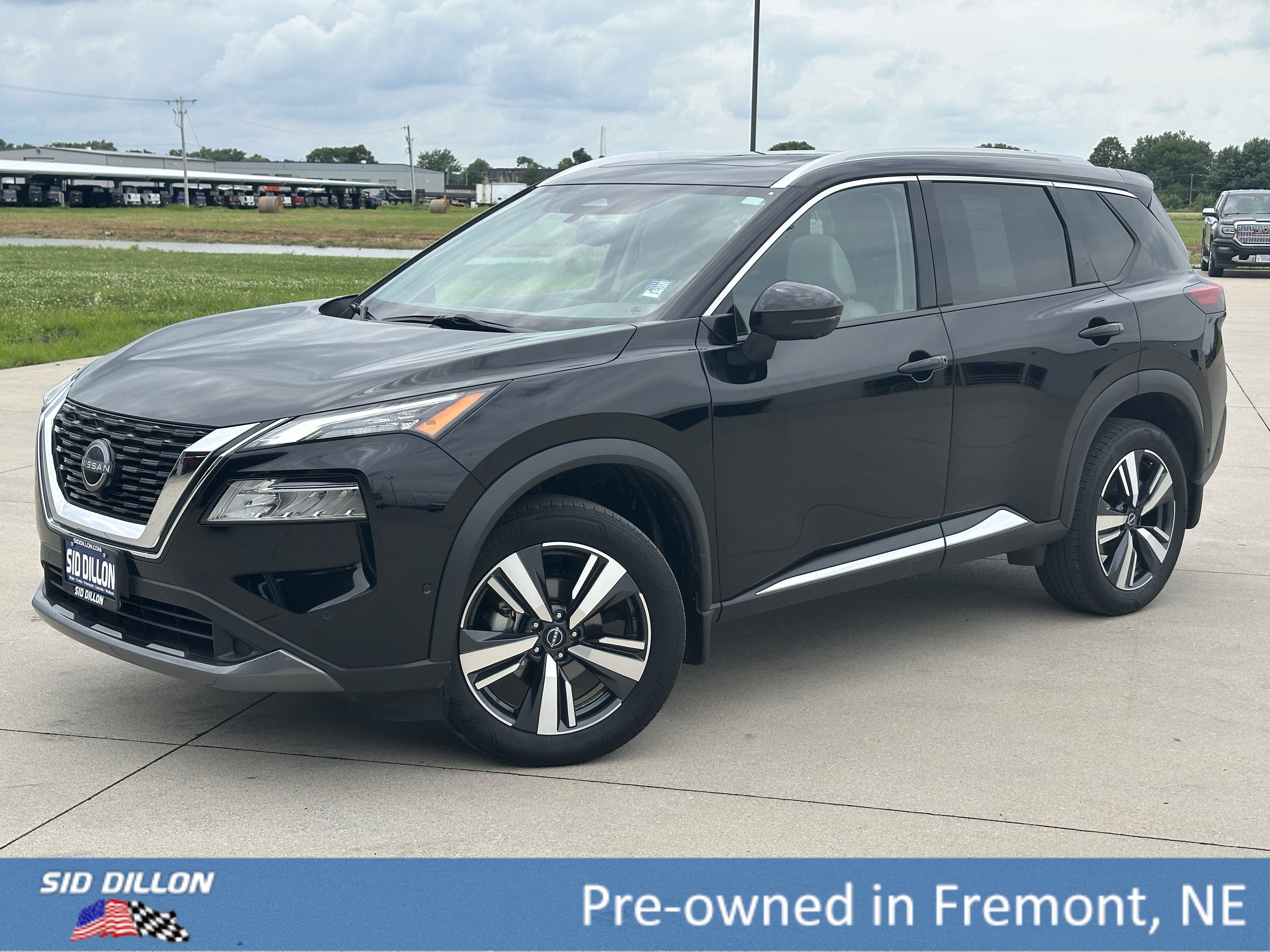 2023 Nissan Rogue SL's photo