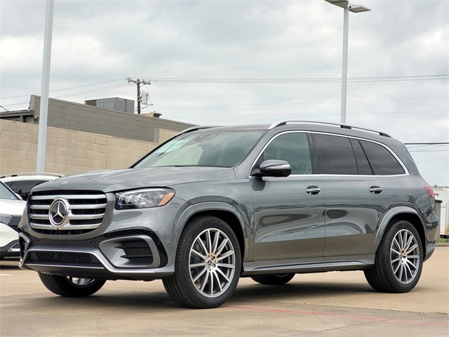 2025 Mercedes Benz GLS 450 4MATIC photo 3