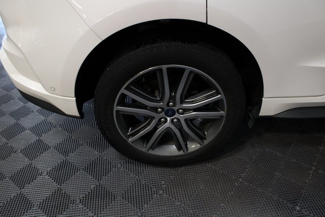 2019 Ford Edge Titanium photo 20