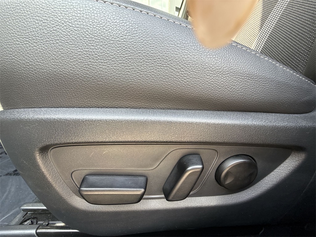 2025 Mazda CX-50 2.5 S Premium photo 10