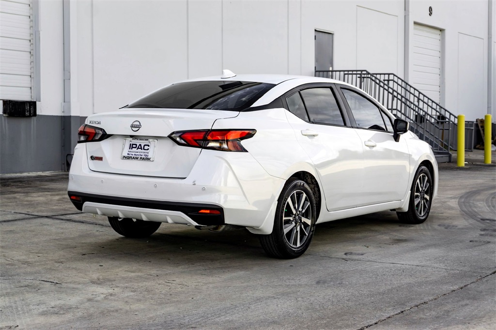 2025 Nissan Versa SV photo 4