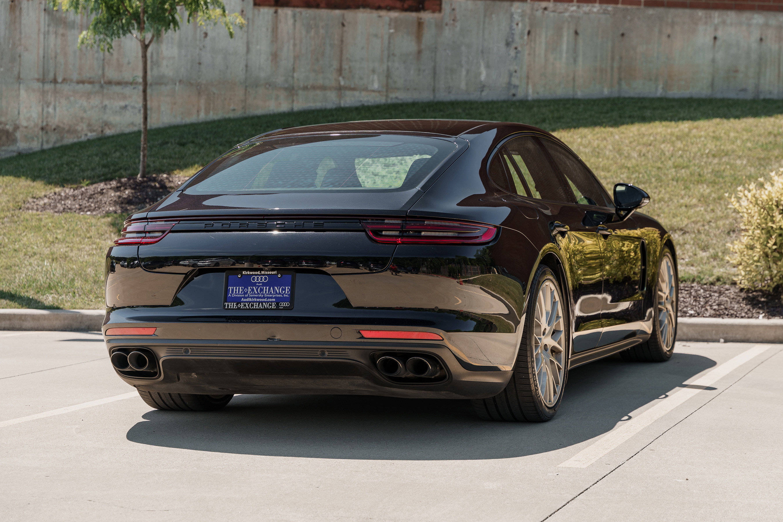 2020 Porsche Panamera 4 E-Hybrid photo 4