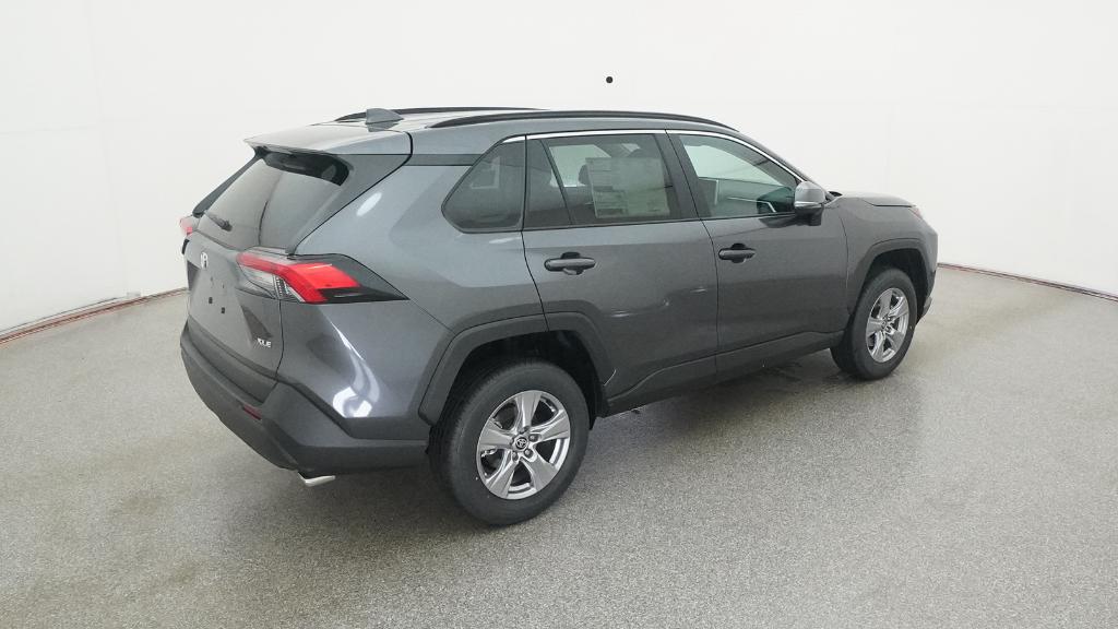 2025 Toyota RAV4 XLE photo 22