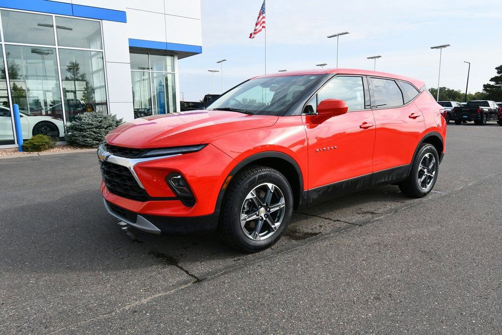 Used 2025 Chevrolet Blazer 2LT with VIN 3GNKBHR4XSS138073 for sale in North Branch, Minnesota