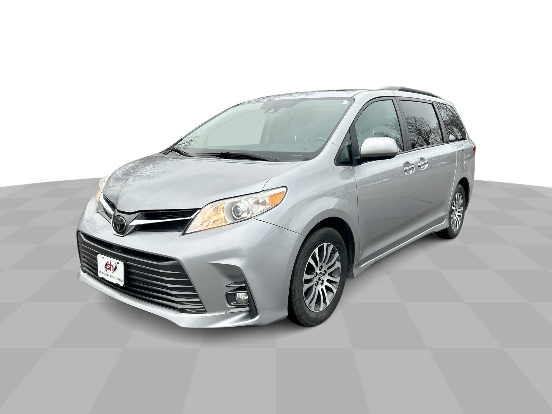 2018 Toyota Sienna XLE's photo