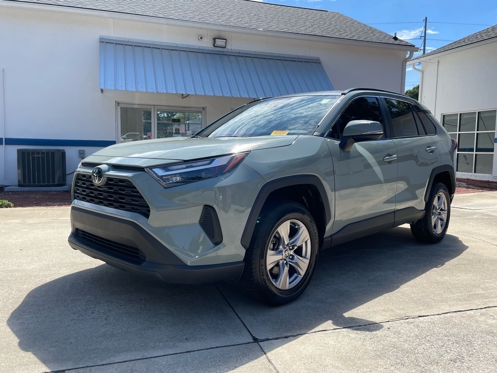 2023 Toyota RAV4 XLE photo 28