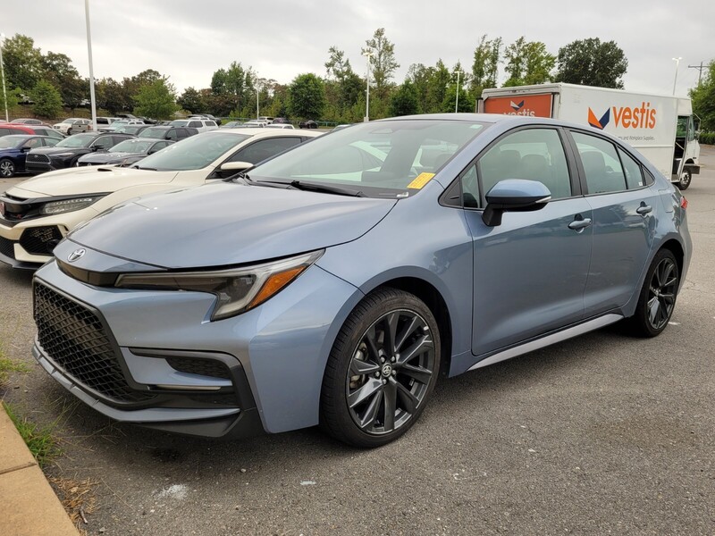 2024 Toyota Corolla SE photo 2