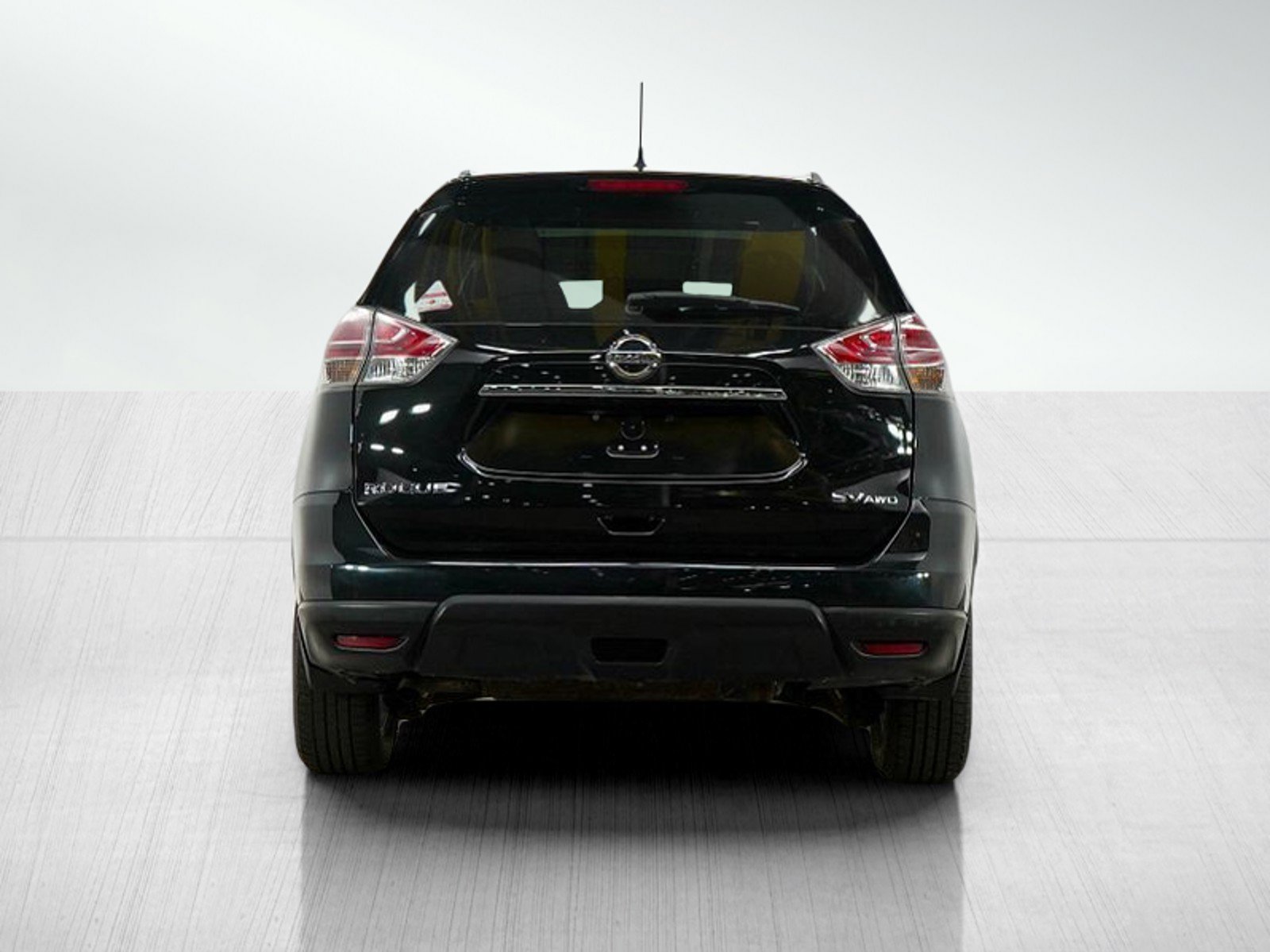 2016 Nissan Rogue SV photo 2