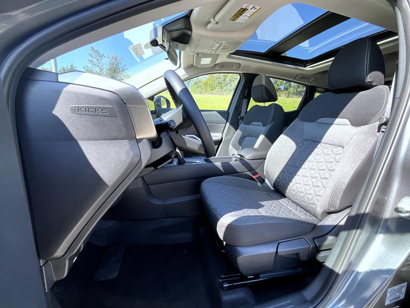 2026 Nissan Kicks SV photo 9