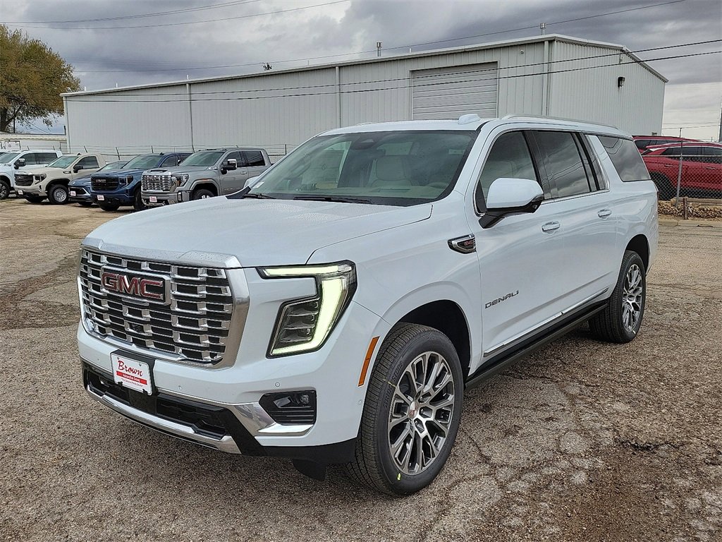 2026 Gmc Yukon XL Denali photo 2