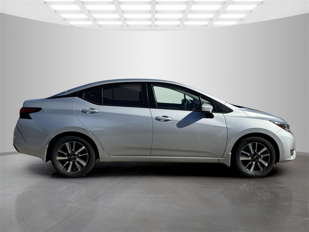 2025 Nissan Versa SV photo 4