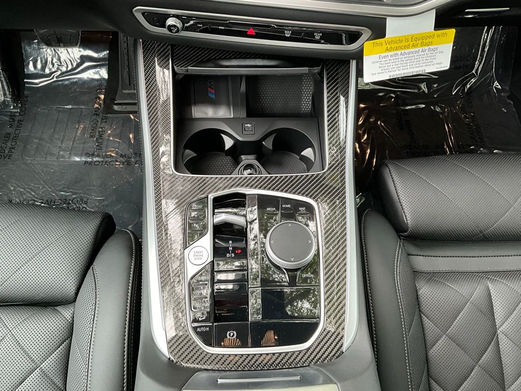 Used 2025 Alpine White BMW M60i image 12