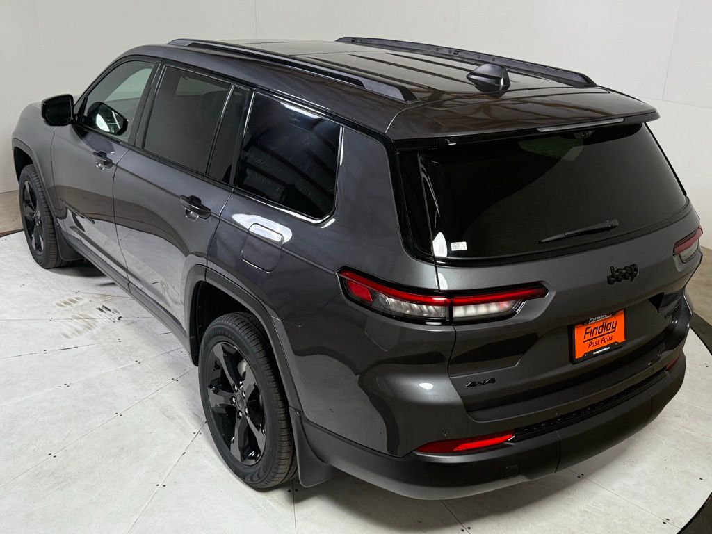 2025 Jeep Grand Cherokee Limited photo 4