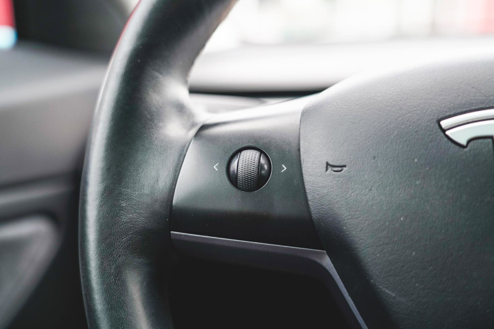 2018 Tesla Model 3 Long Range photo 19