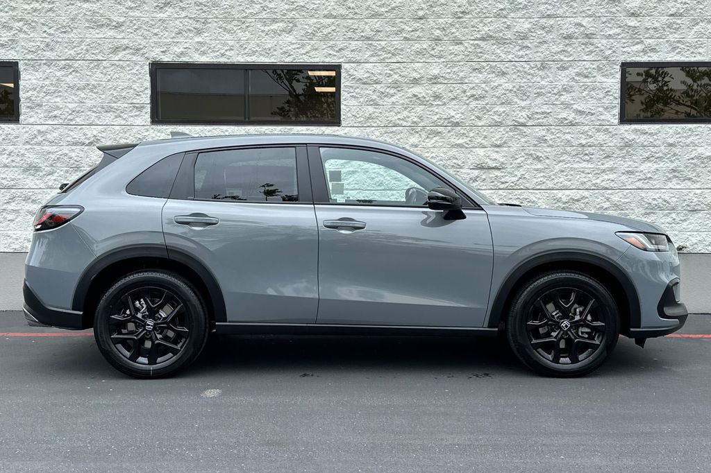 2025 Honda HR-V Sport photo 3