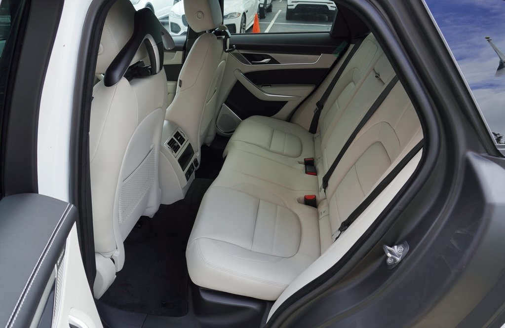 2026 JAGUAR F-PACE - Image 31