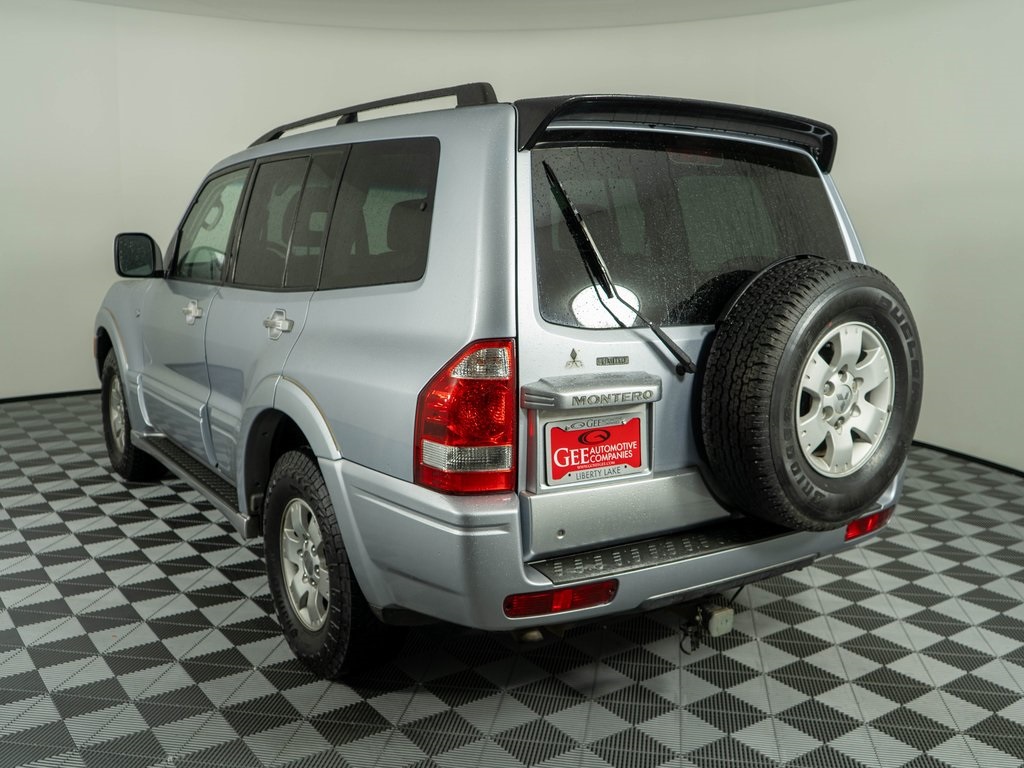 2004 Mitsubishi Montero Limited photo 4