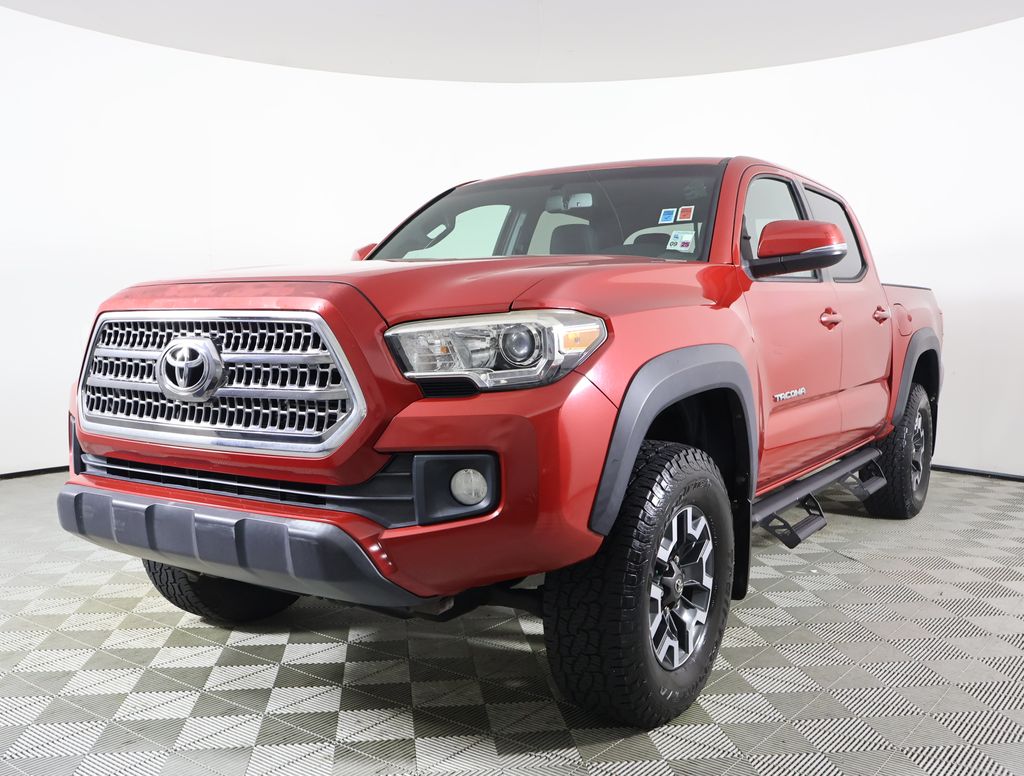 2017 Toyota Tacoma TRD Off-Road photo 2