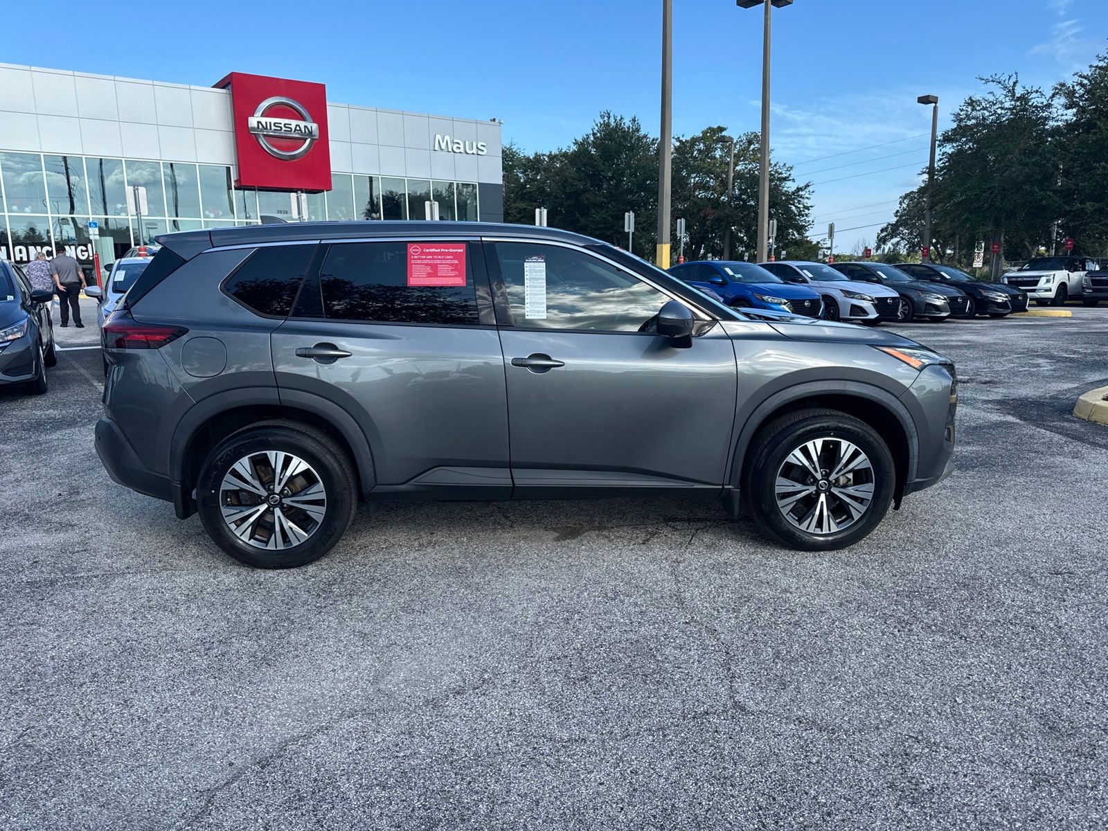 2021 Nissan Rogue SV photo 3