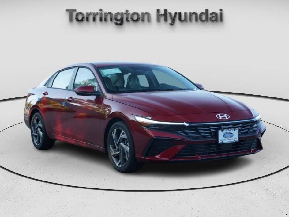 2025 Hyundai Elantra Limited's photo