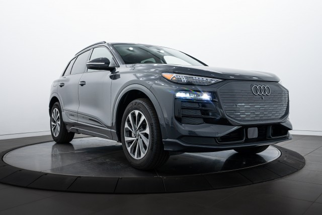 2025 Audi Q6 e-tron Premium Plus