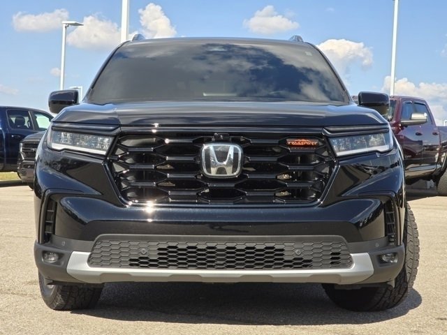 2025 Honda Pilot TrailSport photo 2