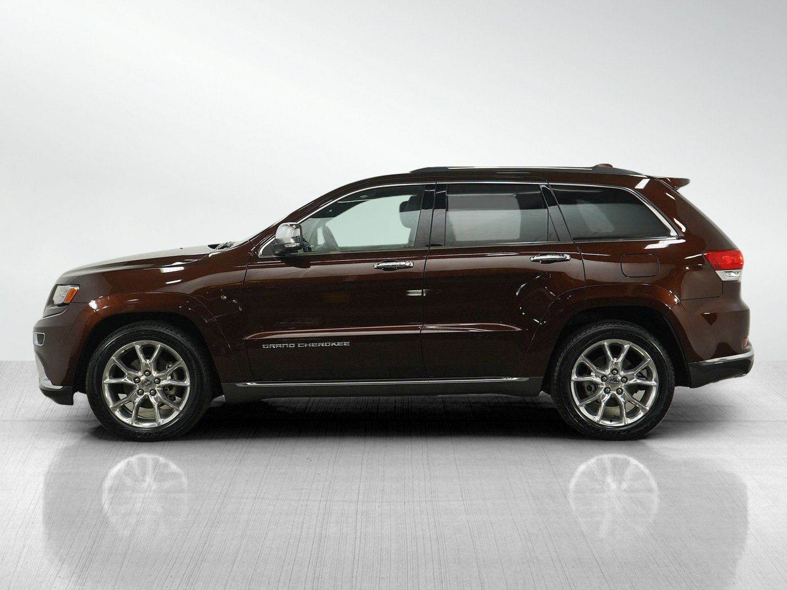 2015 Jeep Grand Cherokee Summit photo 2